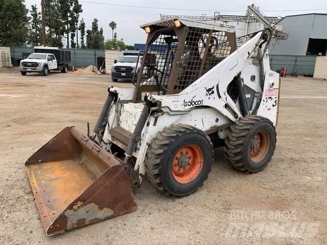 Bobcat 873 滑移装载机