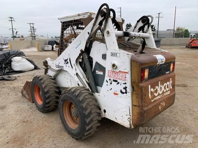 Bobcat 873 滑移装载机