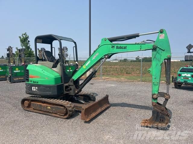 Bobcat E32 履带挖掘机