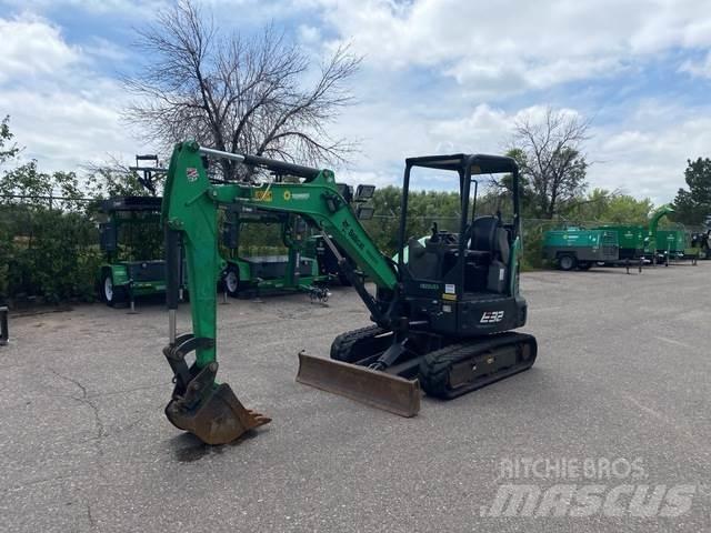 Bobcat E32 履带挖掘机