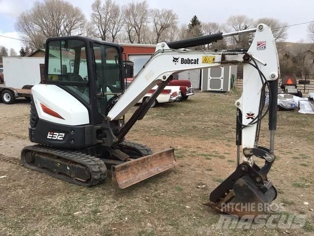 Bobcat E32i 履带挖掘机