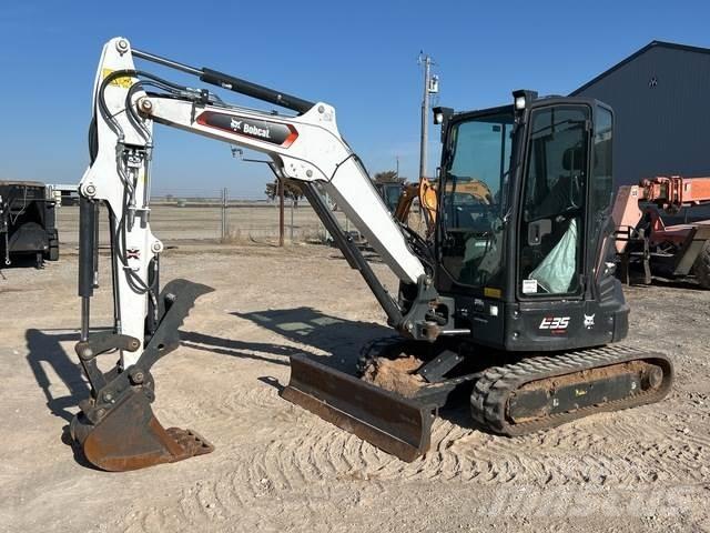 Bobcat E35 履带挖掘机