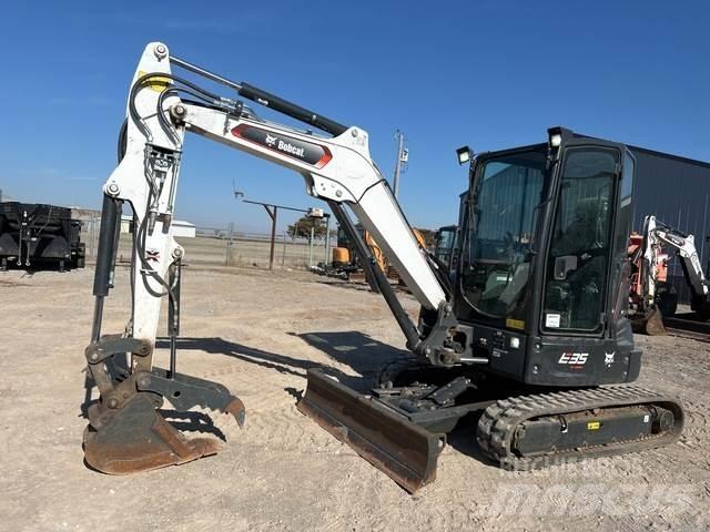 Bobcat E35 履带挖掘机
