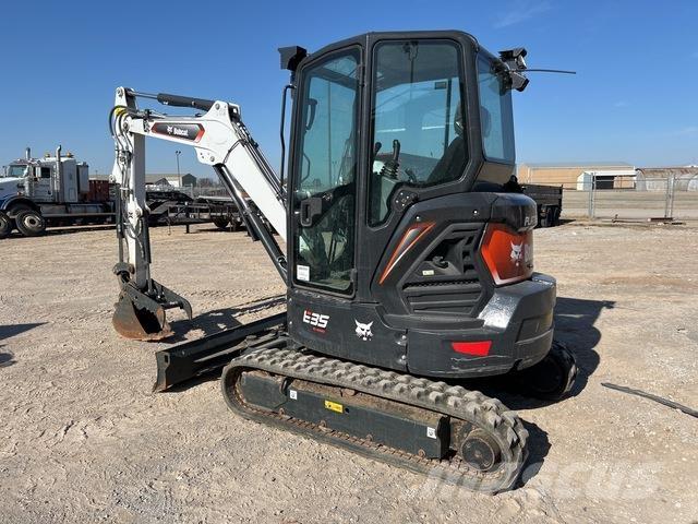Bobcat E35 履带挖掘机
