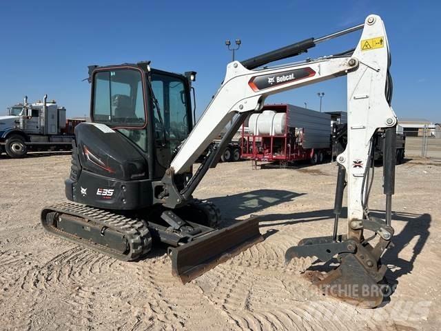 Bobcat E35 履带挖掘机