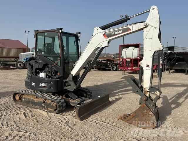 Bobcat E35 履带挖掘机
