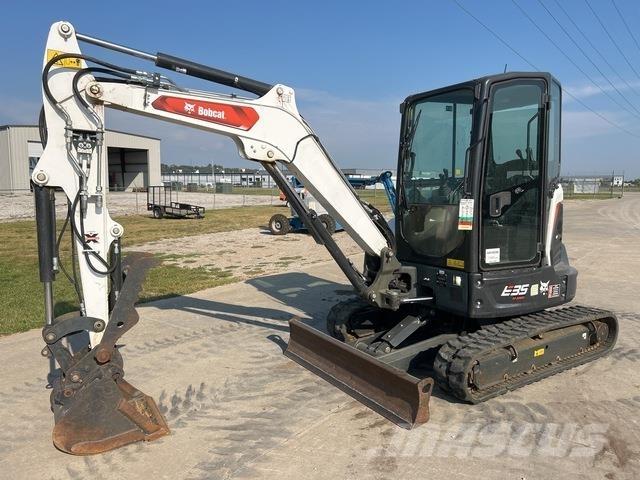 Bobcat E35 履带挖掘机