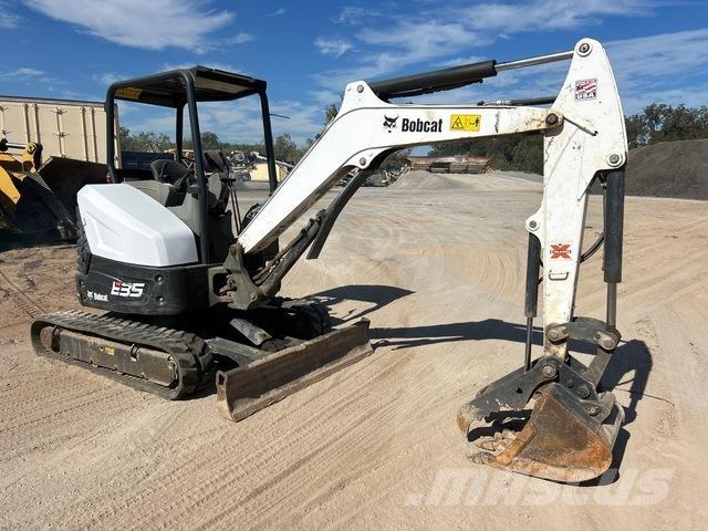 Bobcat E35i 履带挖掘机