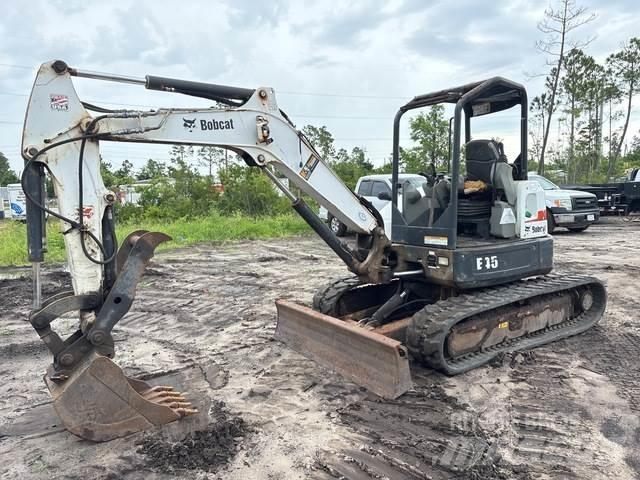 Bobcat E45 履带挖掘机