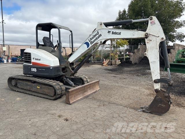 Bobcat E45 履带挖掘机