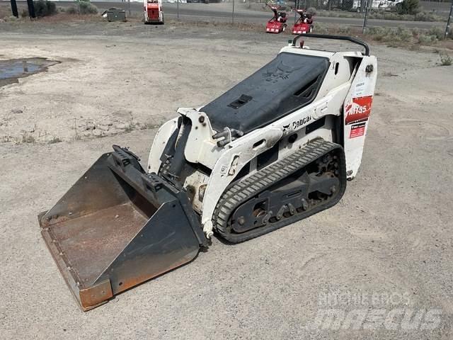 Bobcat MT55 滑移装载机