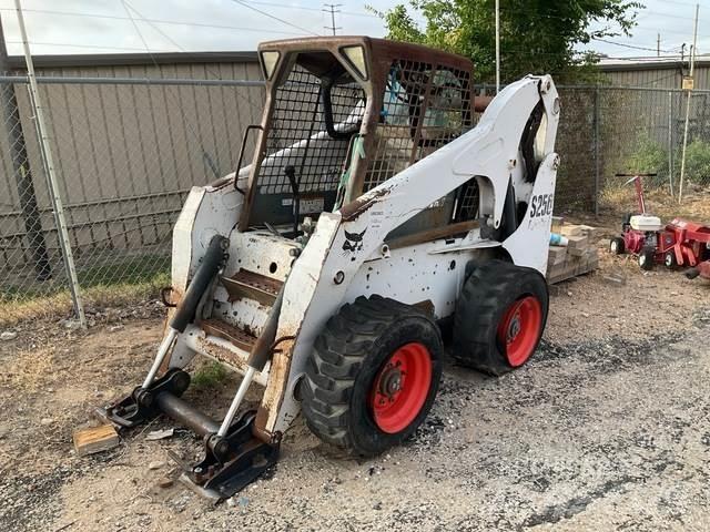 Bobcat S250 滑移装载机