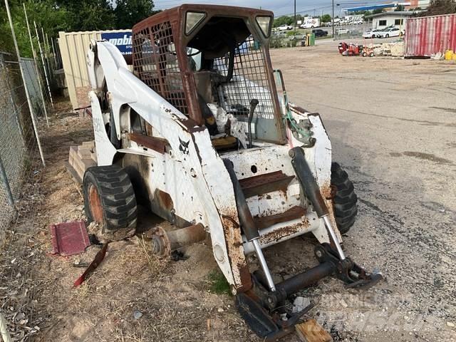 Bobcat S250 滑移装载机