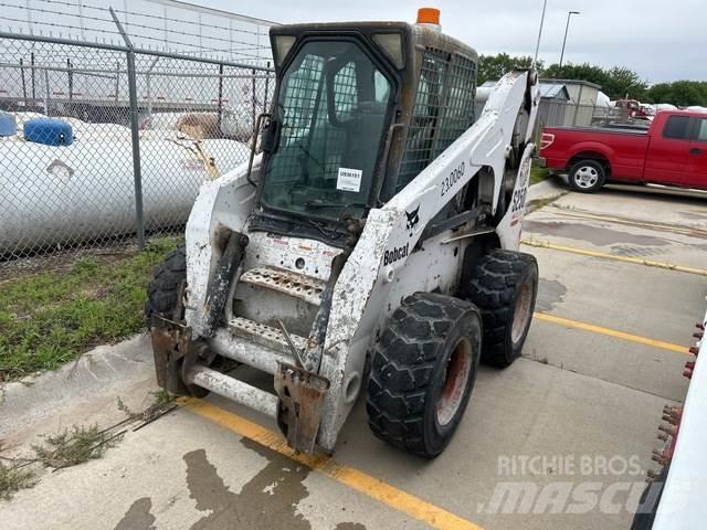 Bobcat S250 滑移装载机