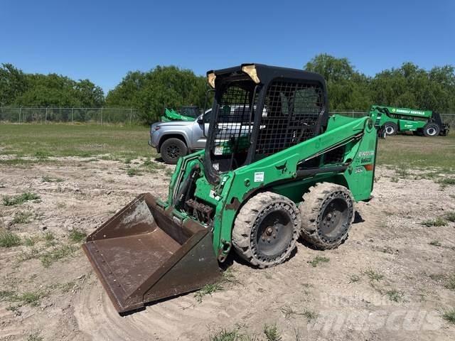 Bobcat S450 滑移装载机
