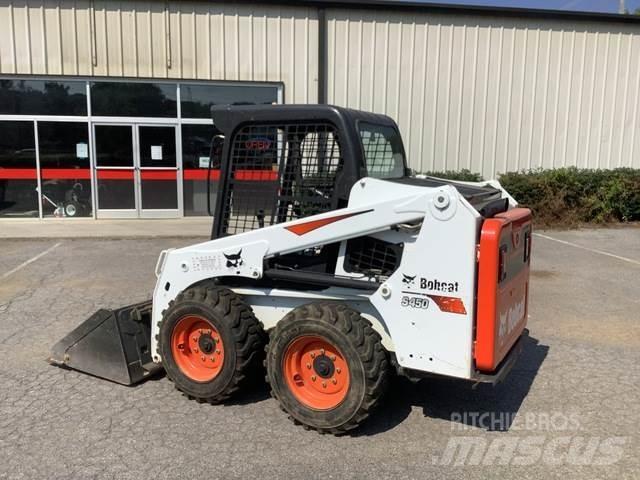 Bobcat S450 滑移装载机