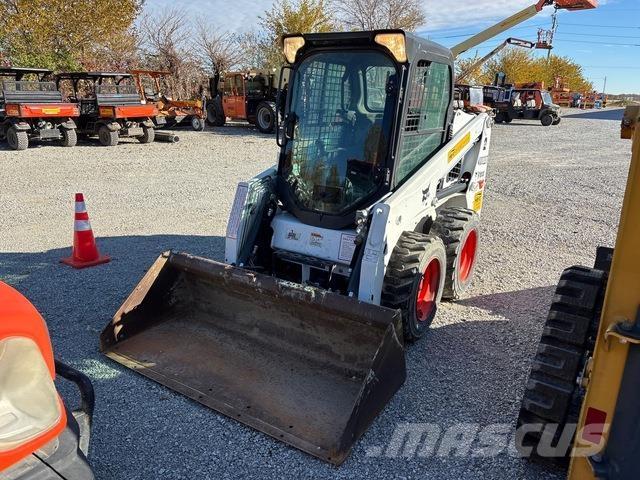 Bobcat S450 滑移装载机