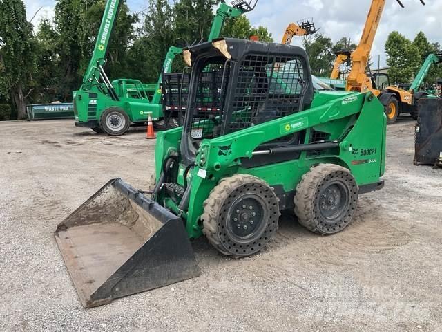 Bobcat S550 滑移装载机