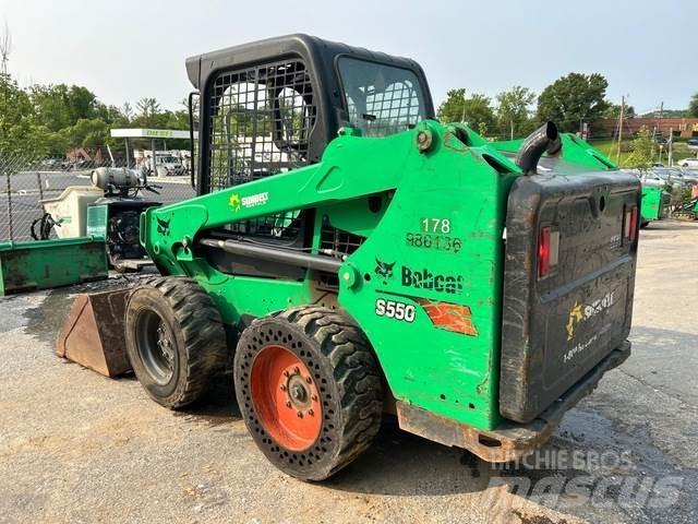 Bobcat S550 滑移装载机