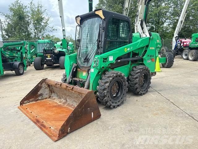 Bobcat S550 滑移装载机