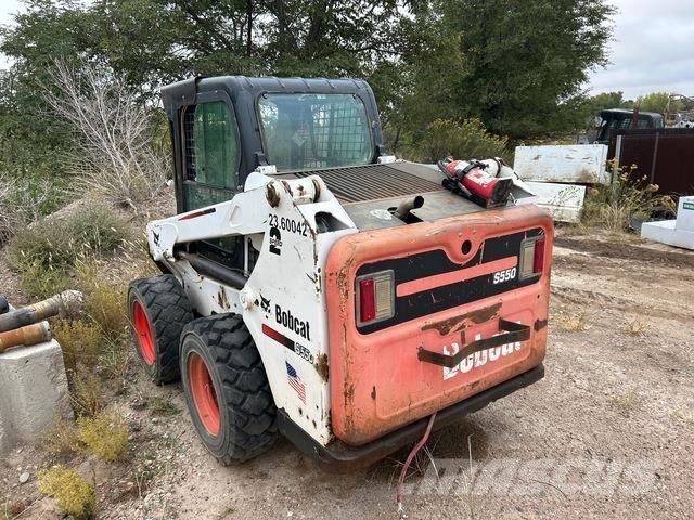 Bobcat S550 滑移装载机
