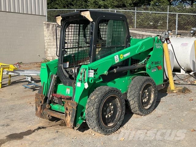 Bobcat S550 滑移装载机