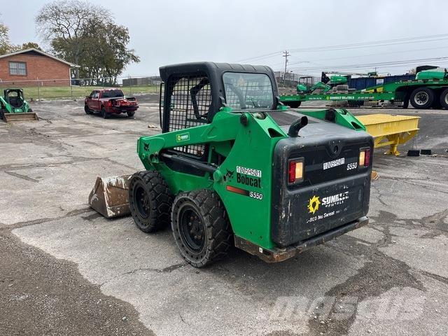 Bobcat S550 滑移装载机