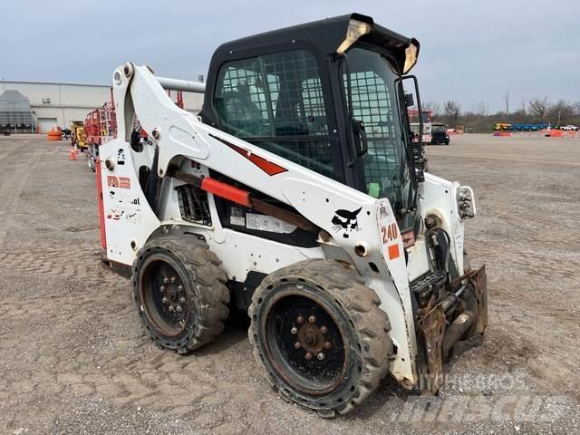 Bobcat S570 滑移装载机