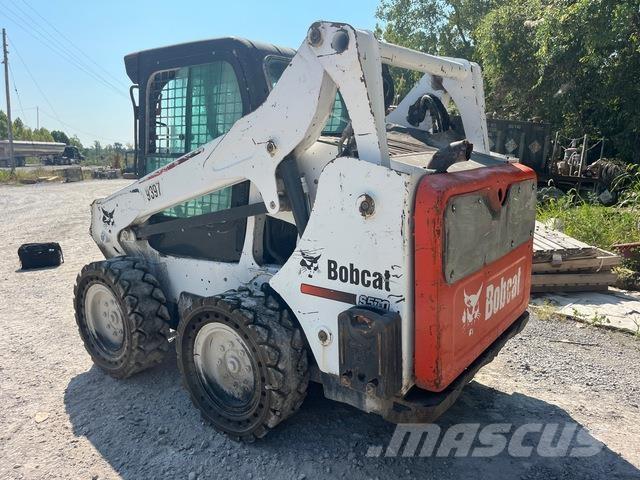 Bobcat S570 滑移装载机