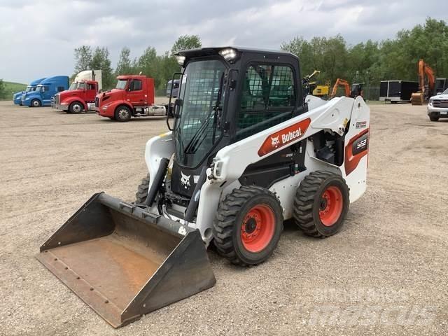 Bobcat S62 滑移装载机