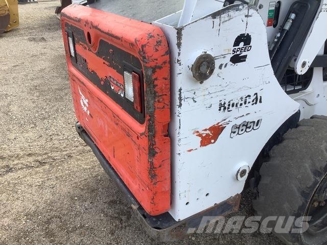 Bobcat S650 滑移装载机