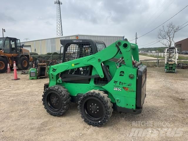 Bobcat S650 滑移装载机
