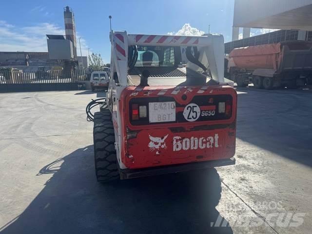 Bobcat S650 滑移装载机