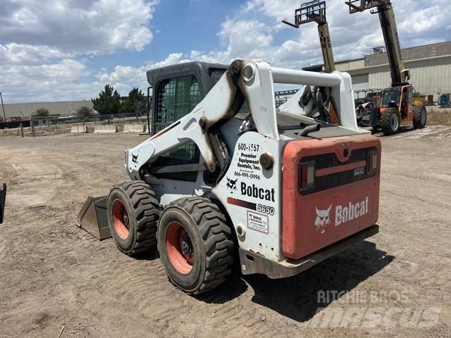 Bobcat S650 滑移装载机