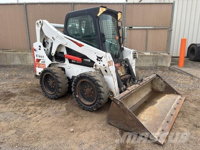 Bobcat S650 滑移装载机