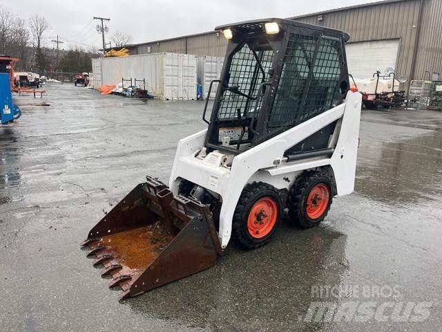 Bobcat S70 滑移装载机