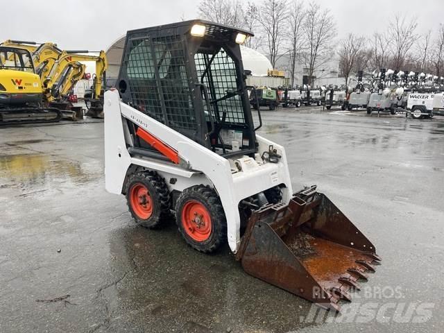 Bobcat S70 滑移装载机