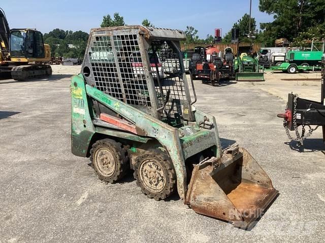 Bobcat S70 滑移装载机