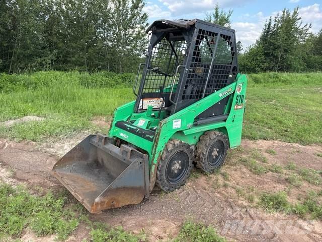 Bobcat S70 滑移装载机