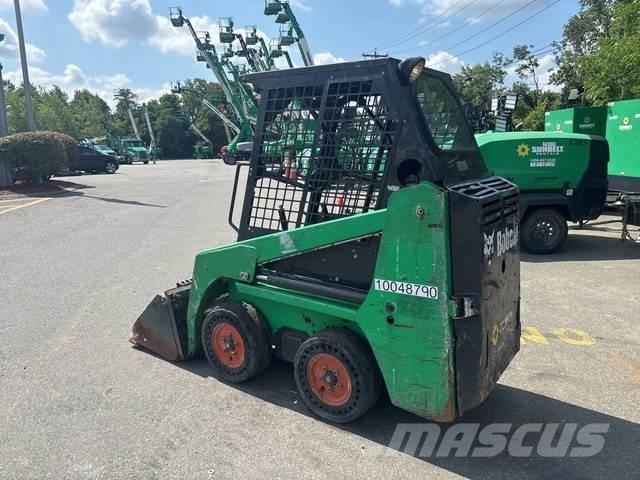 Bobcat S70 滑移装载机