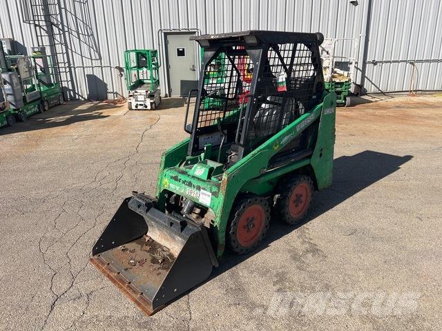 Bobcat S70 滑移装载机