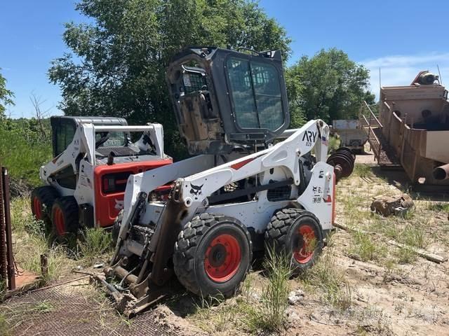 Bobcat S740 滑移装载机