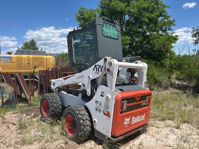 Bobcat S740 滑移装载机