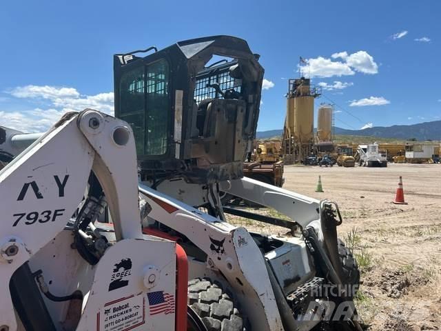 Bobcat S740 滑移装载机