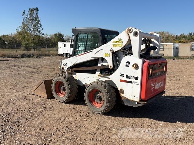 Bobcat S750 滑移装载机