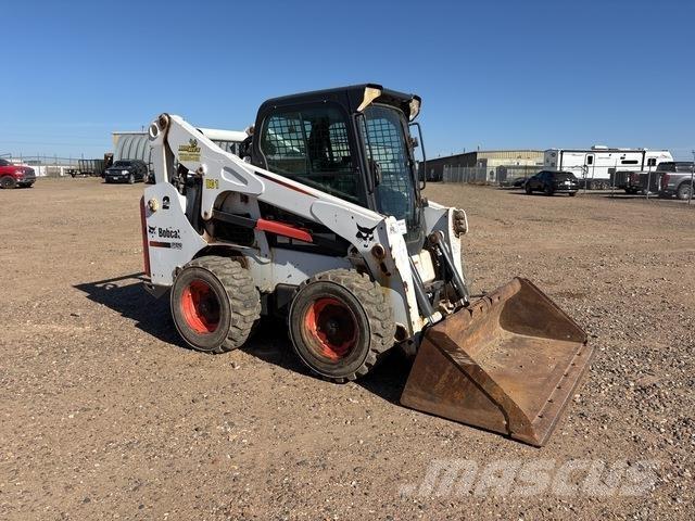 Bobcat S750 滑移装载机