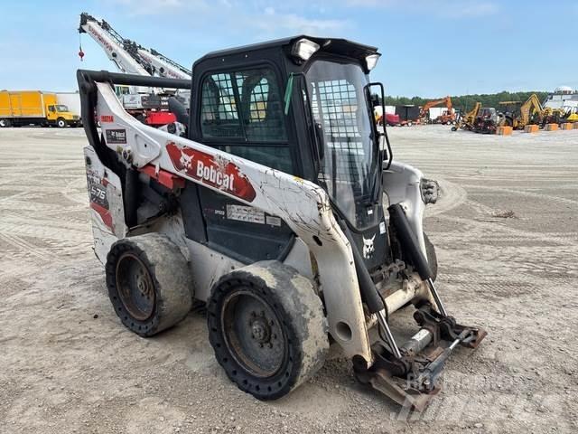Bobcat S76 滑移装载机