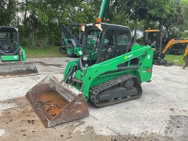 Bobcat T450 滑移装载机