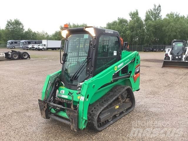 Bobcat T450 滑移装载机