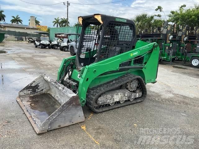 Bobcat T450 滑移装载机
